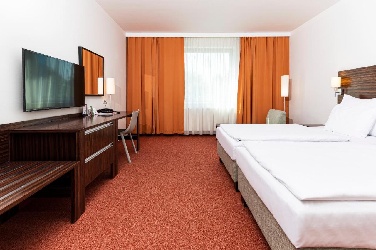 Hotel Euro ปาร์ดูบิตเซ ภายนอก รูปภาพ