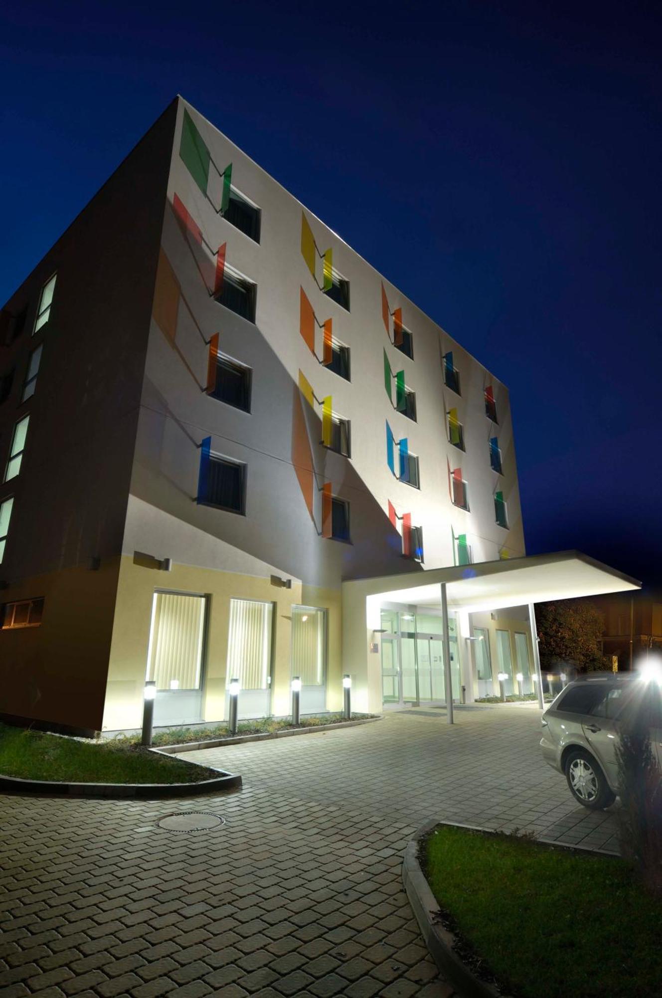 Hotel Euro ปาร์ดูบิตเซ ภายนอก รูปภาพ