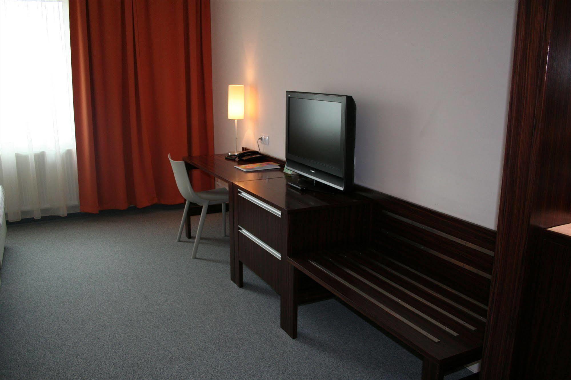 Hotel Euro ปาร์ดูบิตเซ ภายนอก รูปภาพ