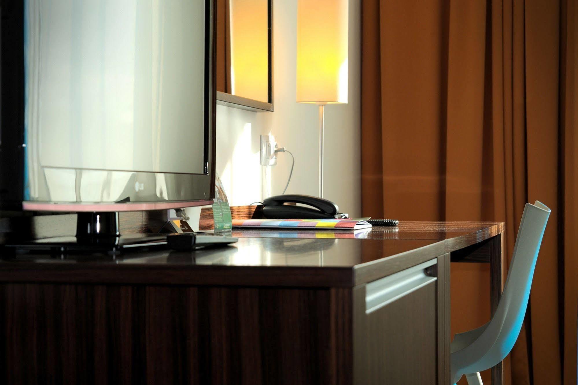 Hotel Euro ปาร์ดูบิตเซ ภายนอก รูปภาพ