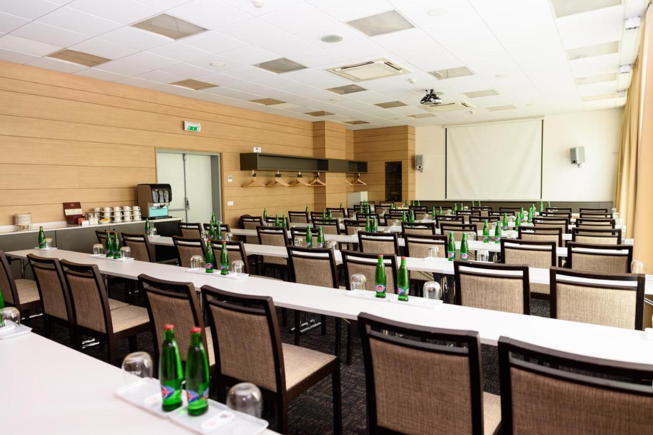 Hotel Euro ปาร์ดูบิตเซ ภายนอก รูปภาพ