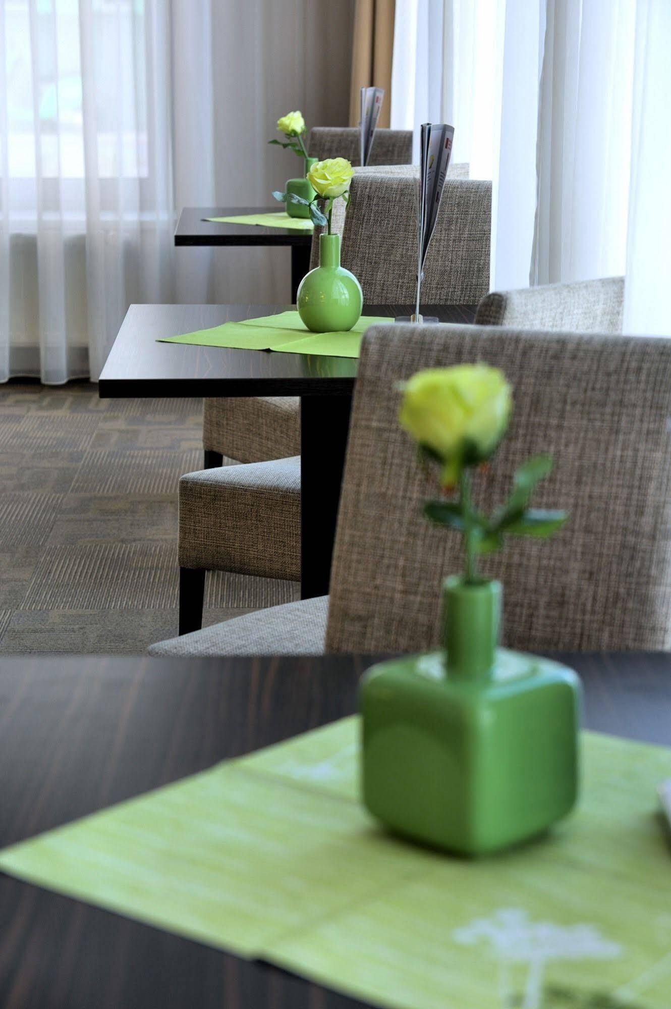Hotel Euro ปาร์ดูบิตเซ ภายนอก รูปภาพ